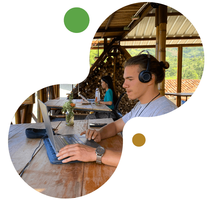 Person working at Riverside Digital Nomad Hostel in Jericó, Colombia