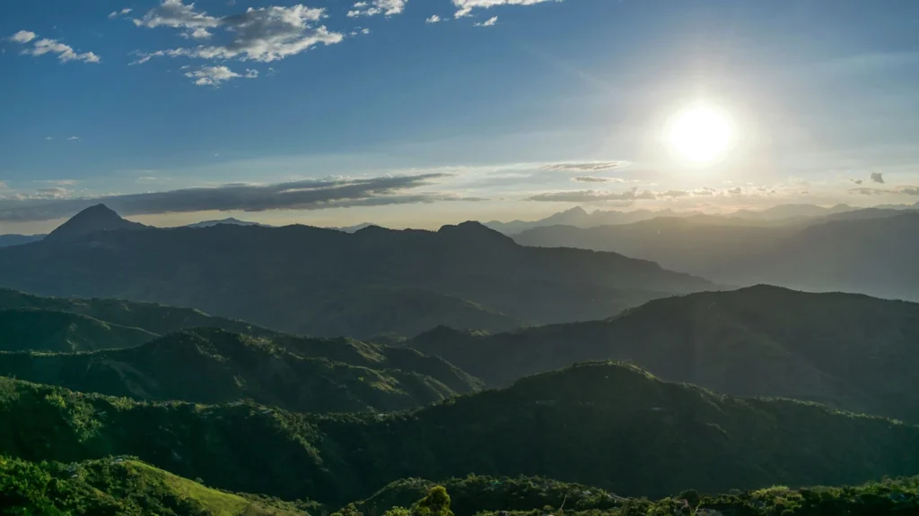 Panoramic view of Colombian mountains for digital nomads travel experience with Riverside Ecoliving